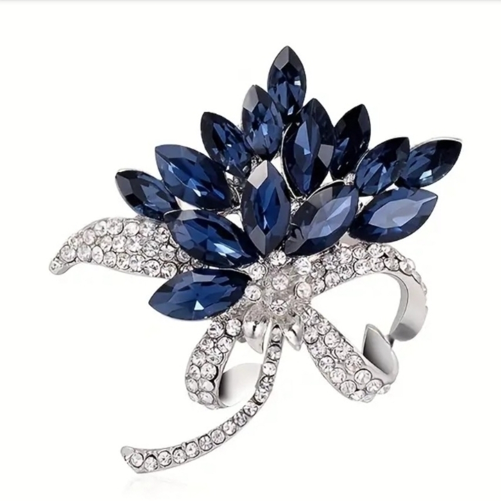 💎NEW - Sapphire and Silver Rhinestone Crystal Brooch